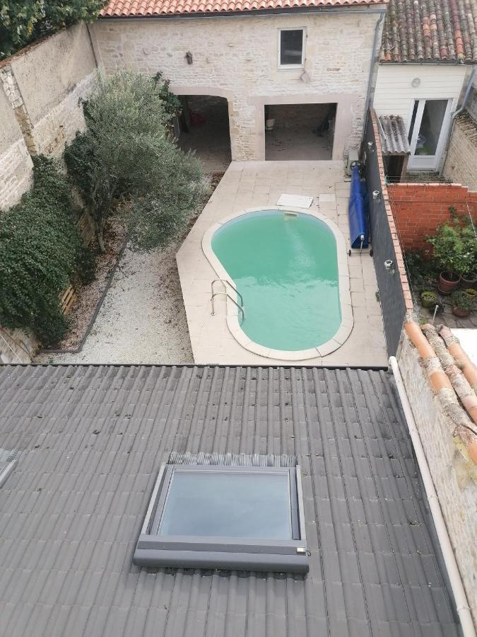 Grande Chambre D'Hote Pour 4 A 5 Personnes Bed and Breakfast Chef-Boutonne Εξωτερικό φωτογραφία
