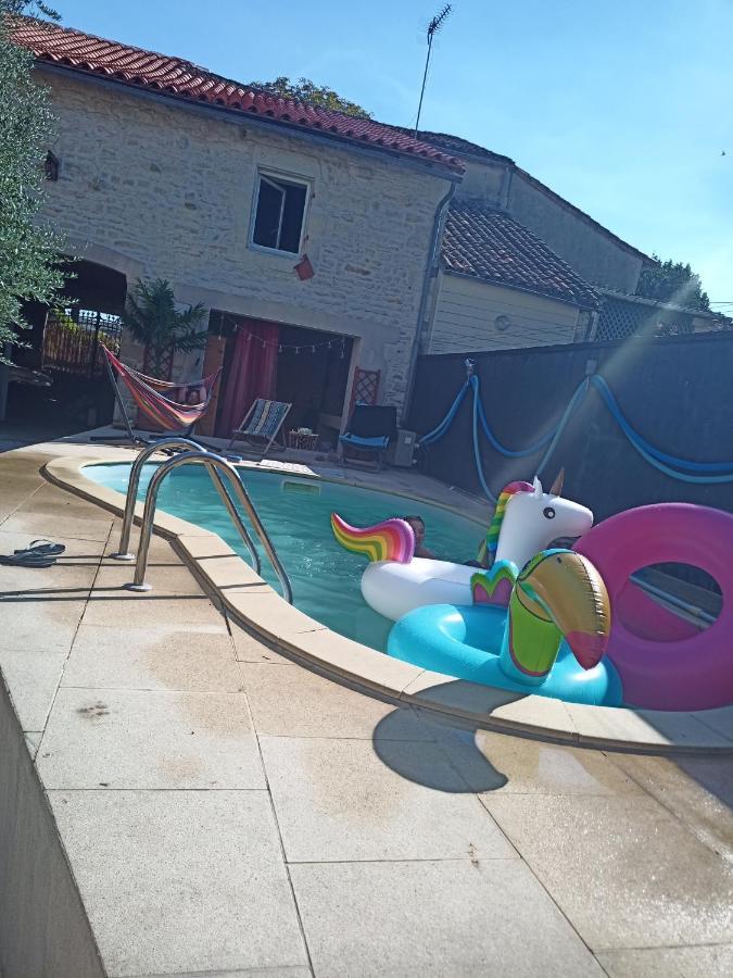 Grande Chambre D'Hote Pour 4 A 5 Personnes Bed and Breakfast Chef-Boutonne Εξωτερικό φωτογραφία