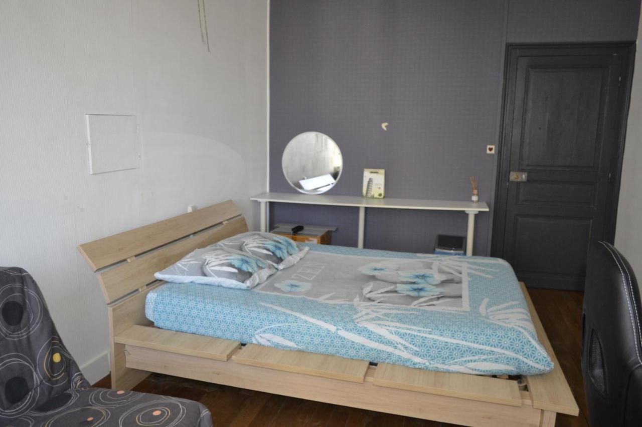 Grande Chambre D'Hote Pour 4 A 5 Personnes Bed and Breakfast Chef-Boutonne Εξωτερικό φωτογραφία